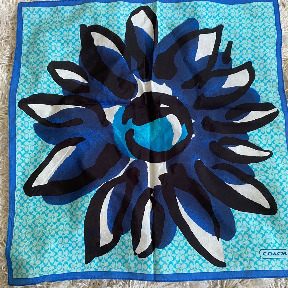 Blue Flower Coach Bandana